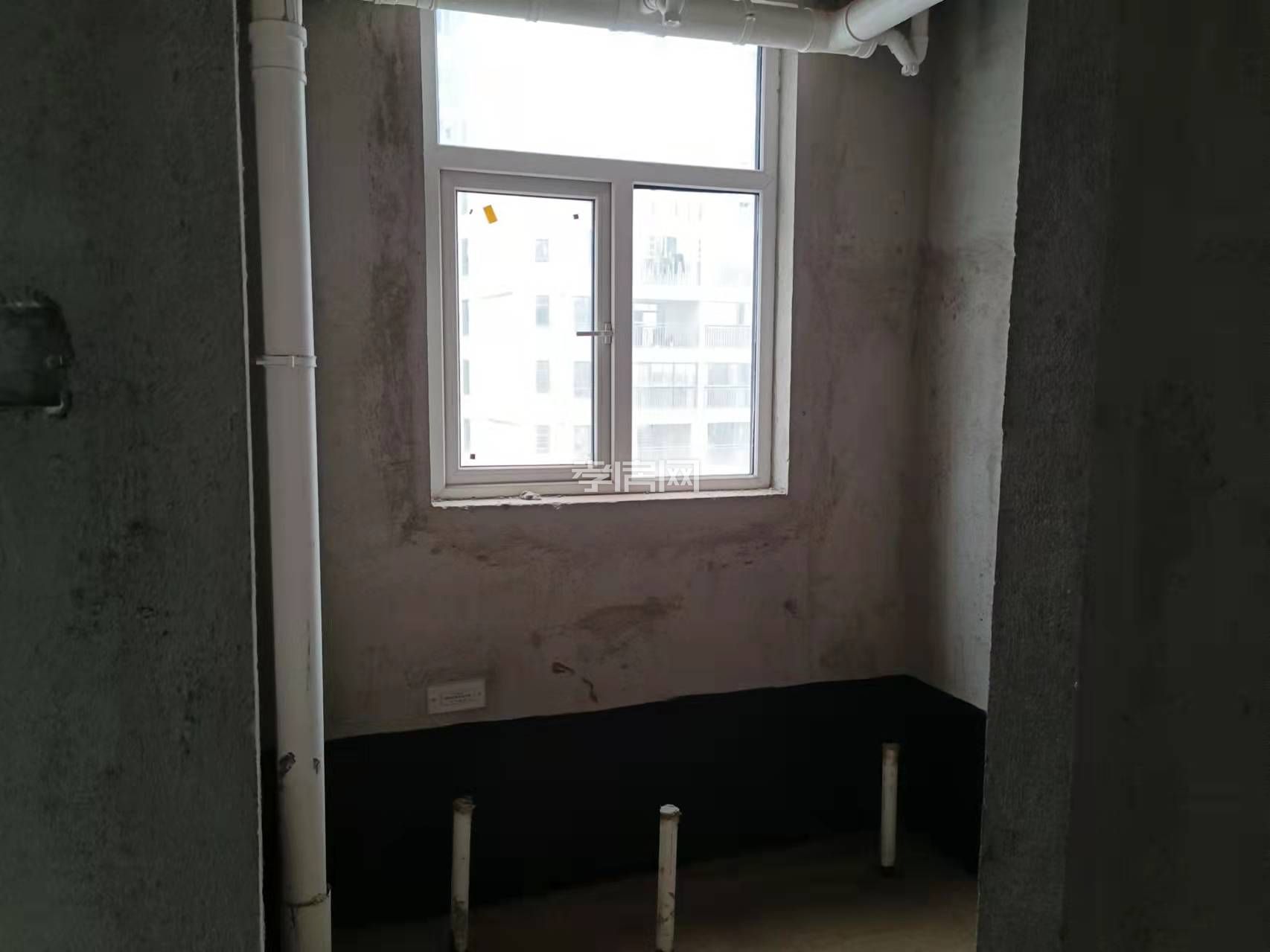 澴川公園旁125平毛坯房