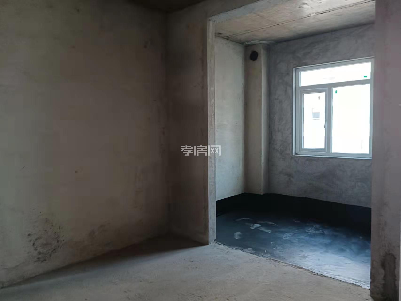 環(huán)川公園旁123平毛坯房