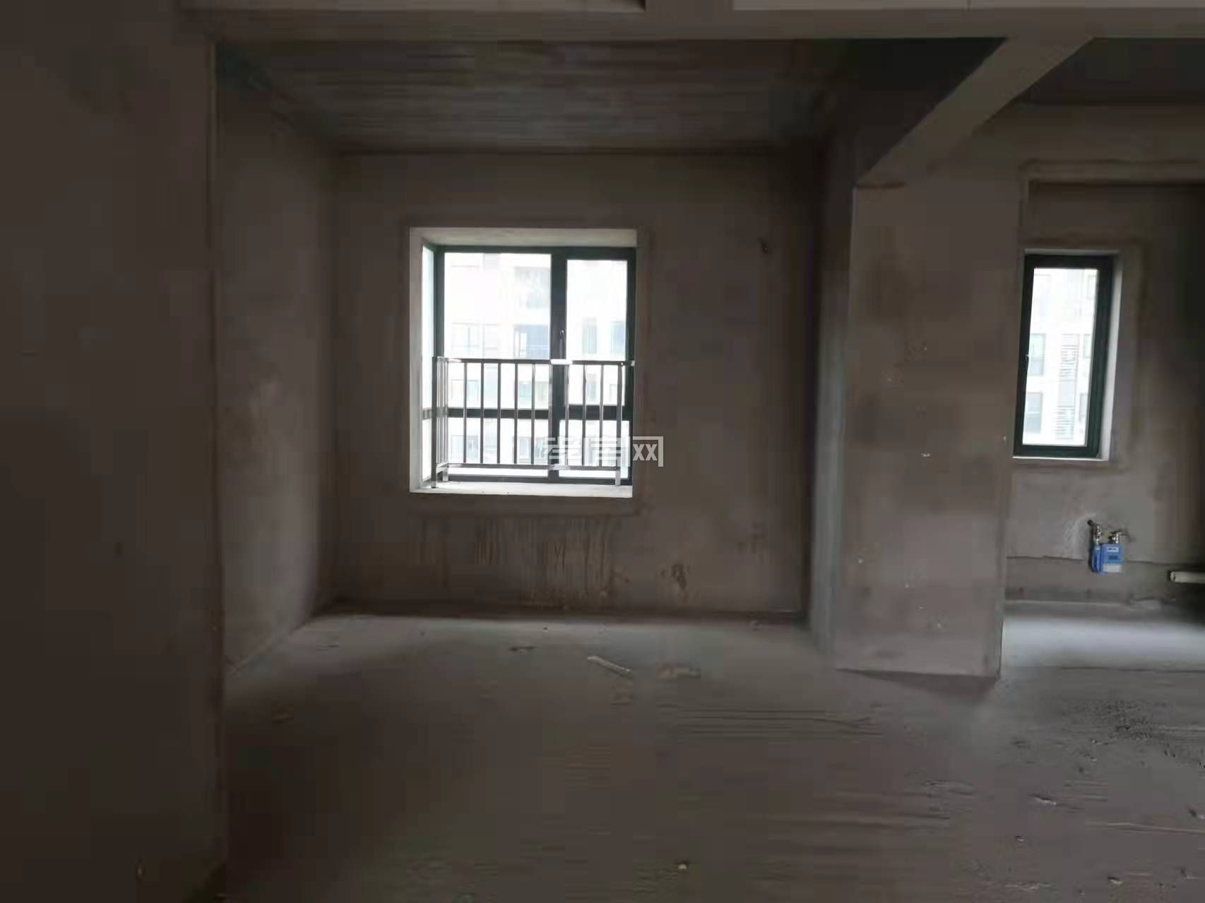 萬(wàn)達(dá)旁御景水岸三室兩廳115平毛坯