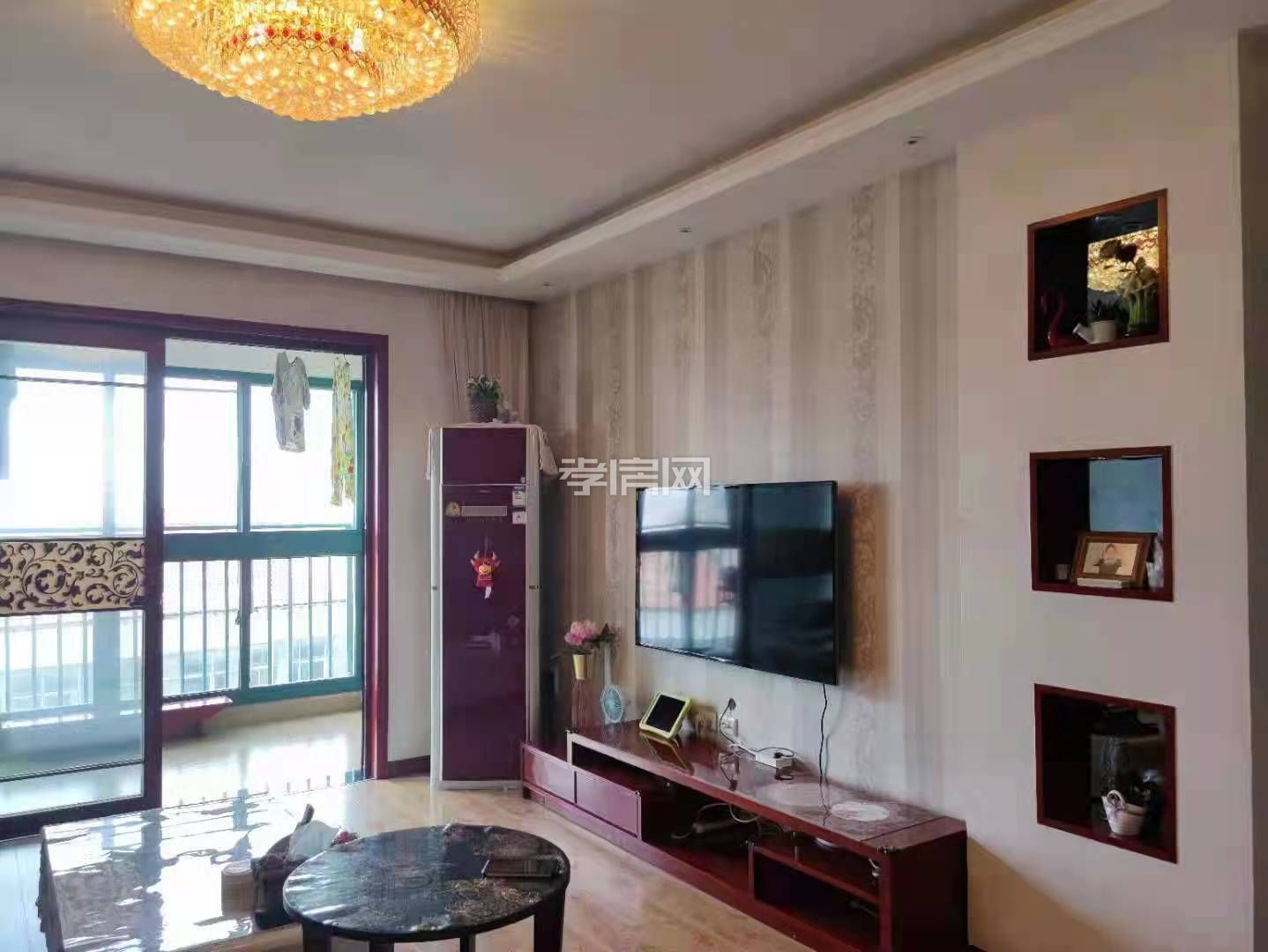 鴻博學(xué)府3室2廳2衛(wèi) 裝修房出售