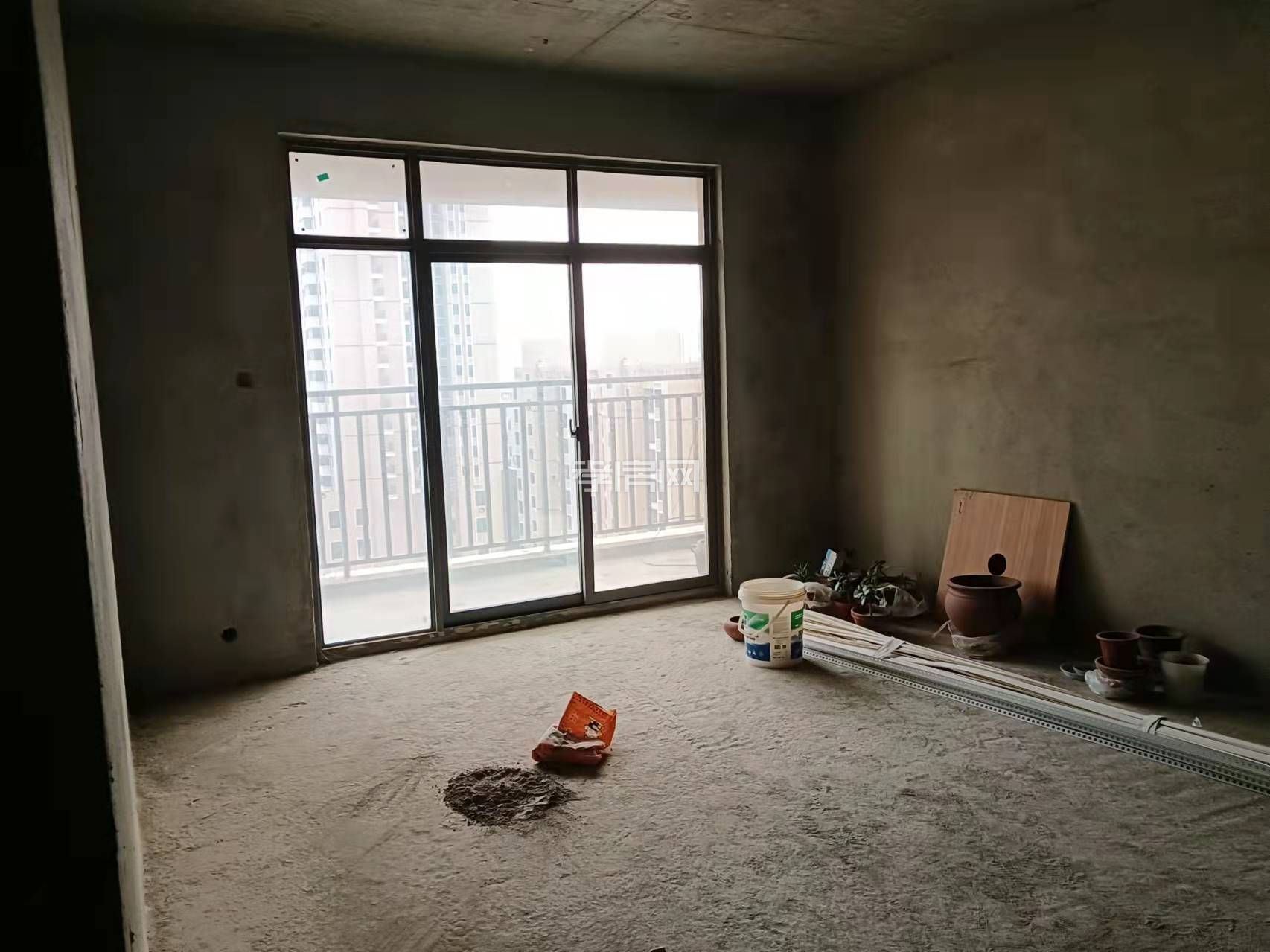 澴川公園旁125平毛坯房