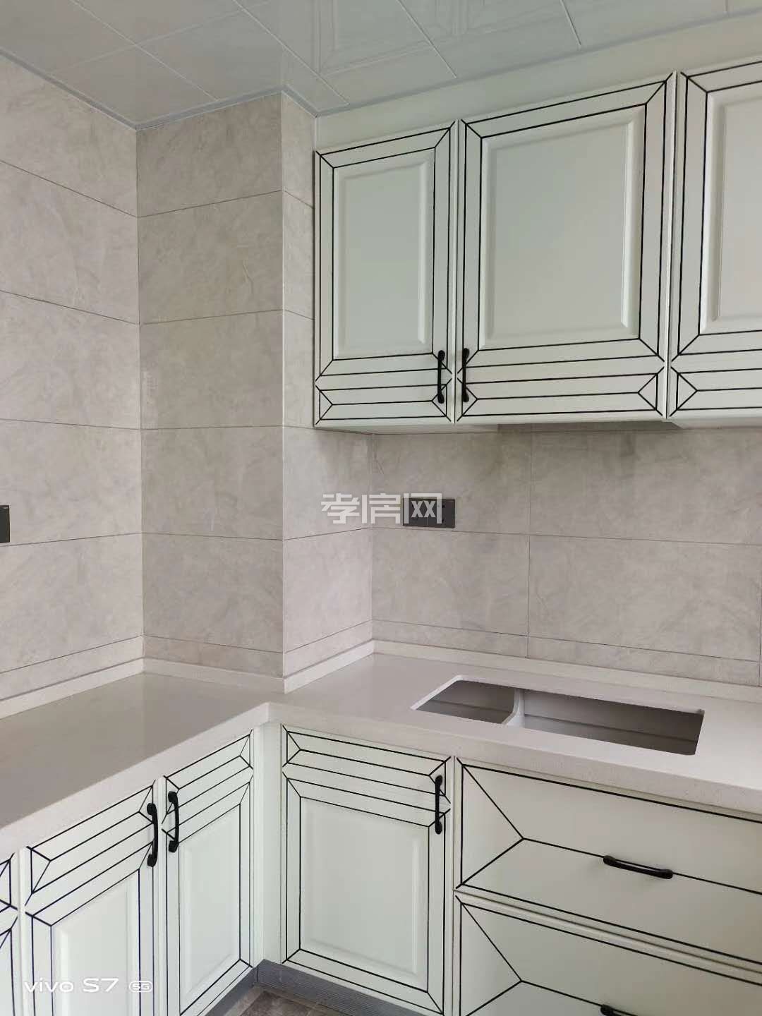 業(yè)主揮淚大甩，鳳凰天仙城精裝修未入住單價5800