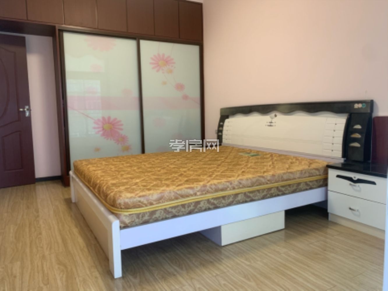 急售北辰花園兩室兩廳中層步梯好房！101.5平42萬