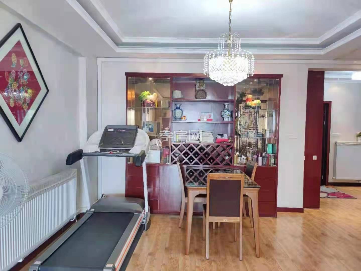 鴻博學(xué)府3室2廳2衛(wèi) 裝修房出售