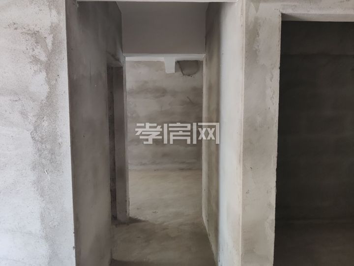 鄰近萬達(dá)香港城精致兩房證滿二南北通透采光絕佳