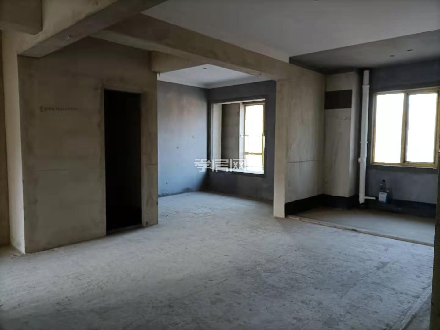 送車位！東城區(qū)中都巴黎城四室毛坯急售！